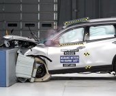 2016 Nissan Rogue IIHS Frontal Impact Crash Test Picture